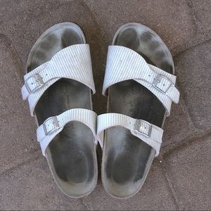 “Birki”Birkenstock 250 (8M) Sandals